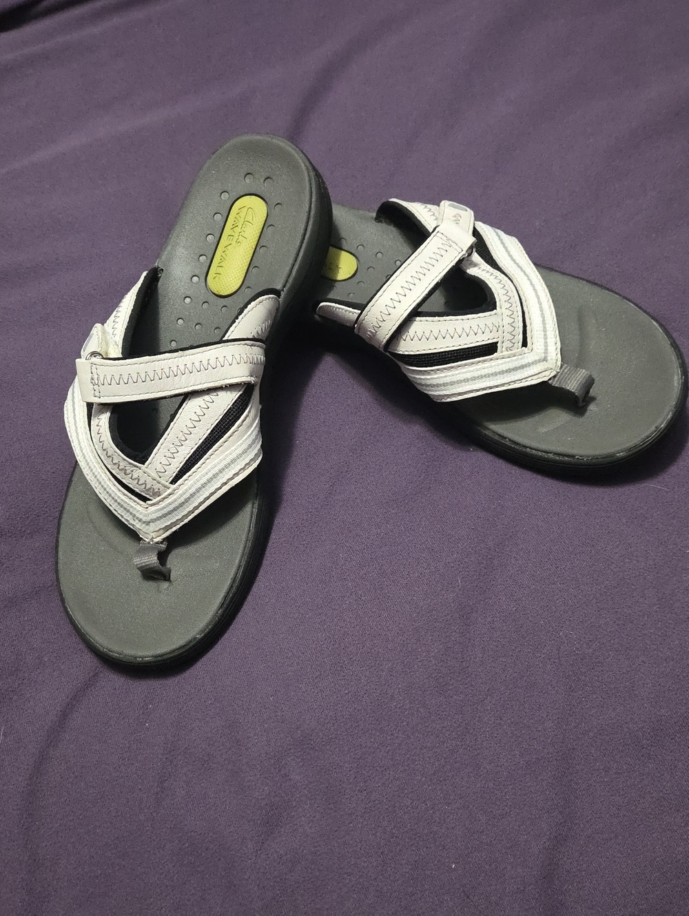 Clarks Women’s Gray and White Crisscross Toe-Post Sandals
